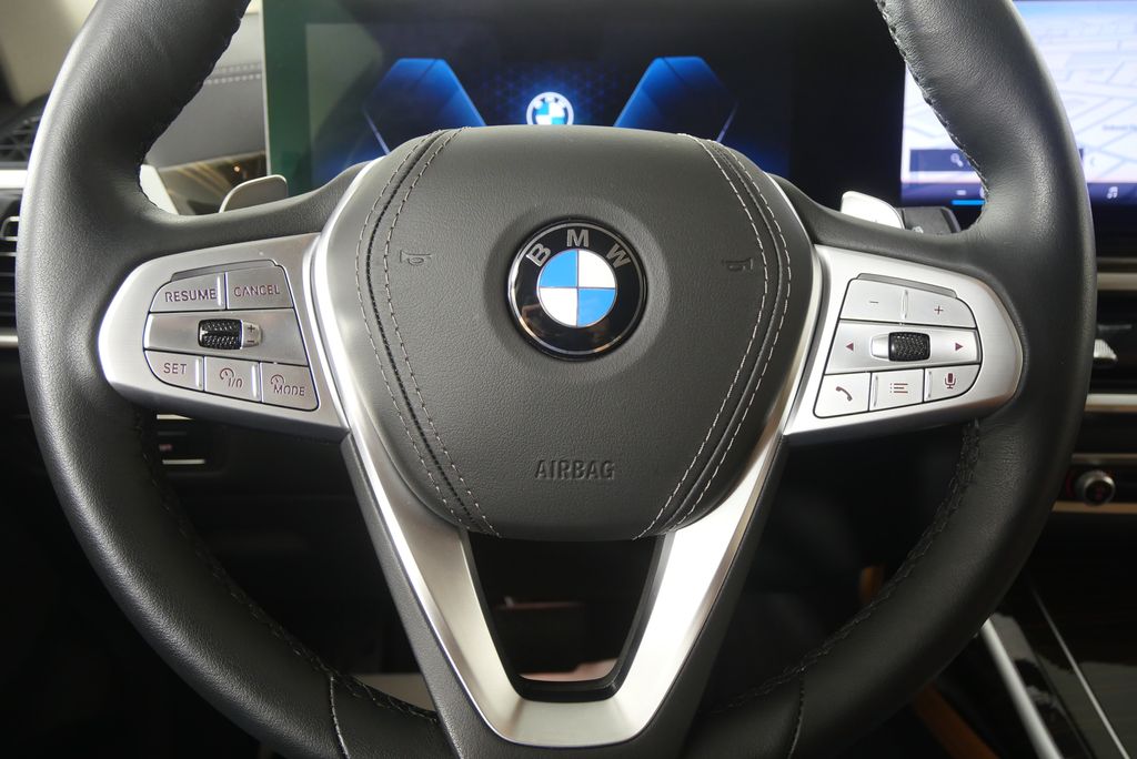 Thumbnail: 2026 BMW X7 - 21