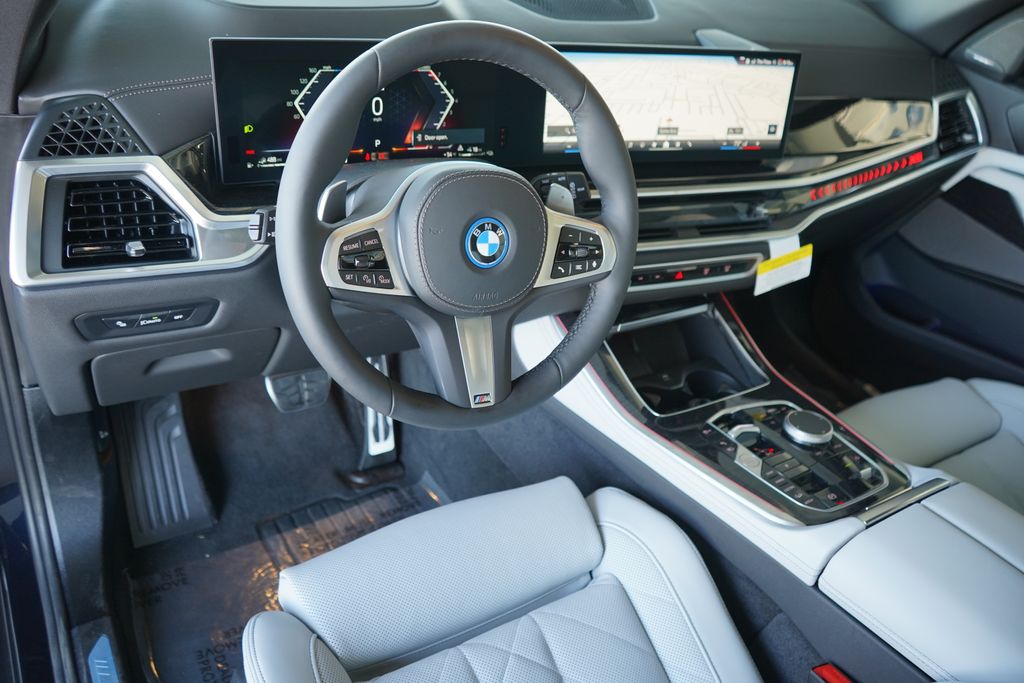 Thumbnail: 2026 BMW X5 - 13