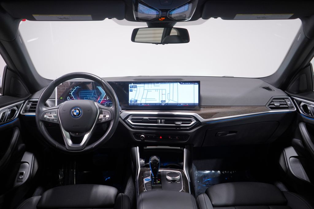 Thumbnail: 2023 BMW i4 - 10