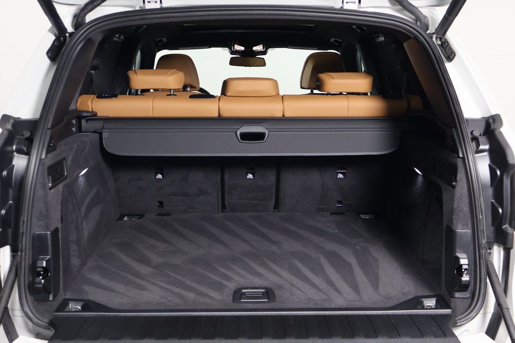 Thumbnail: 2026 BMW X5 - 14