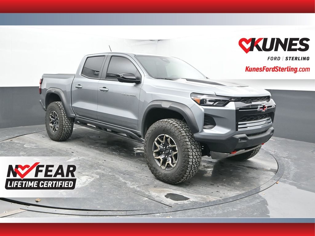 Sterling Gray Metallic 2024 Chevrolet Colorado ZR2 Crew Cab 4WD Pickup Truck Four-Wheel Drive 8-Speed Automatic