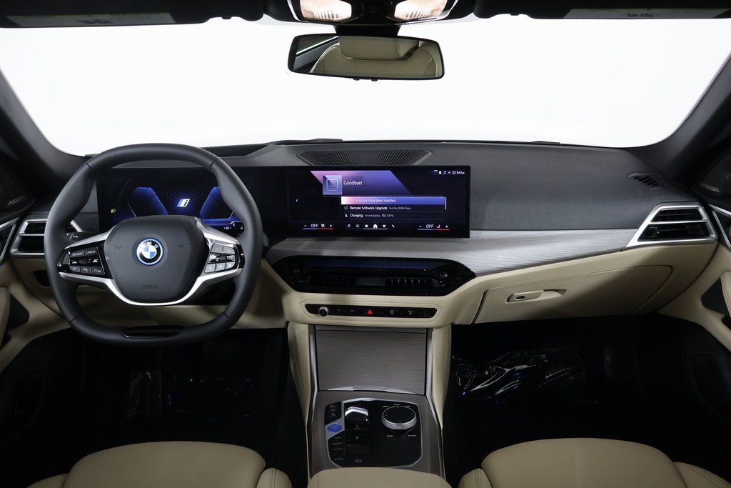 Thumbnail: 2025 BMW i4 - 8