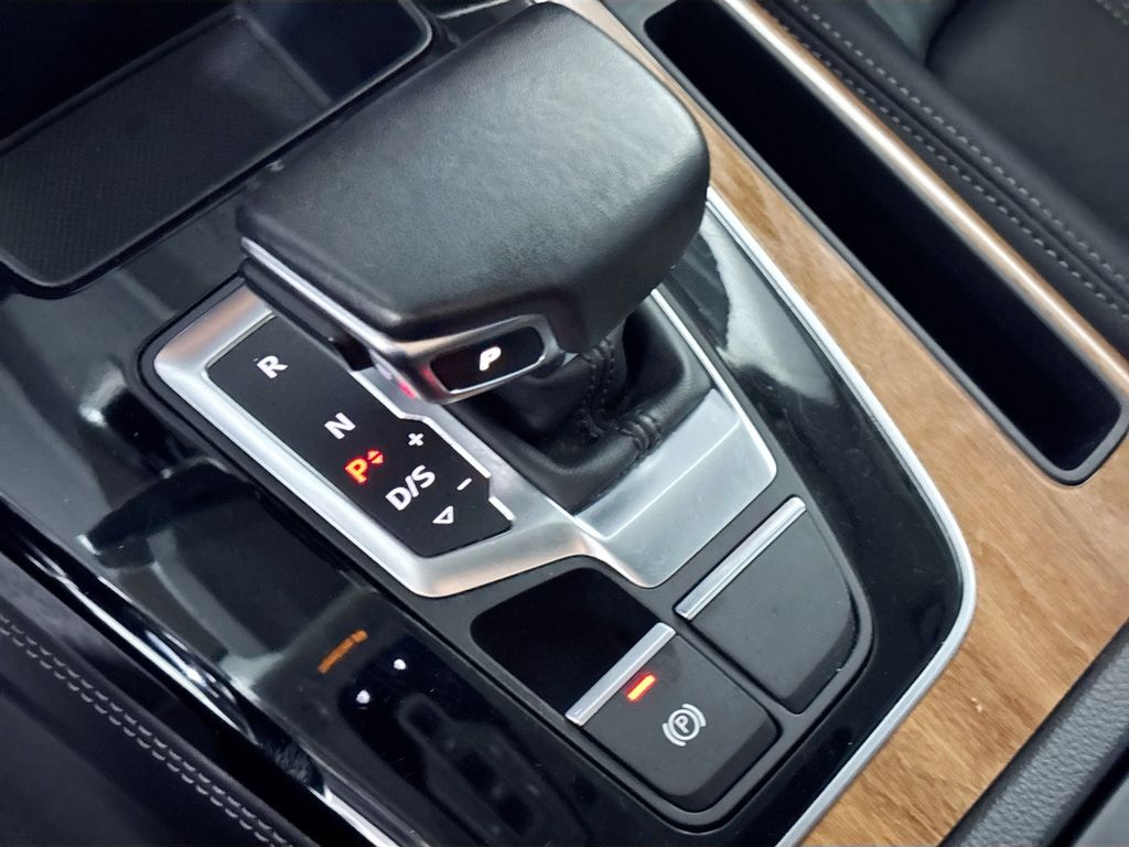 2022 Audi Q5 45 S line Premium