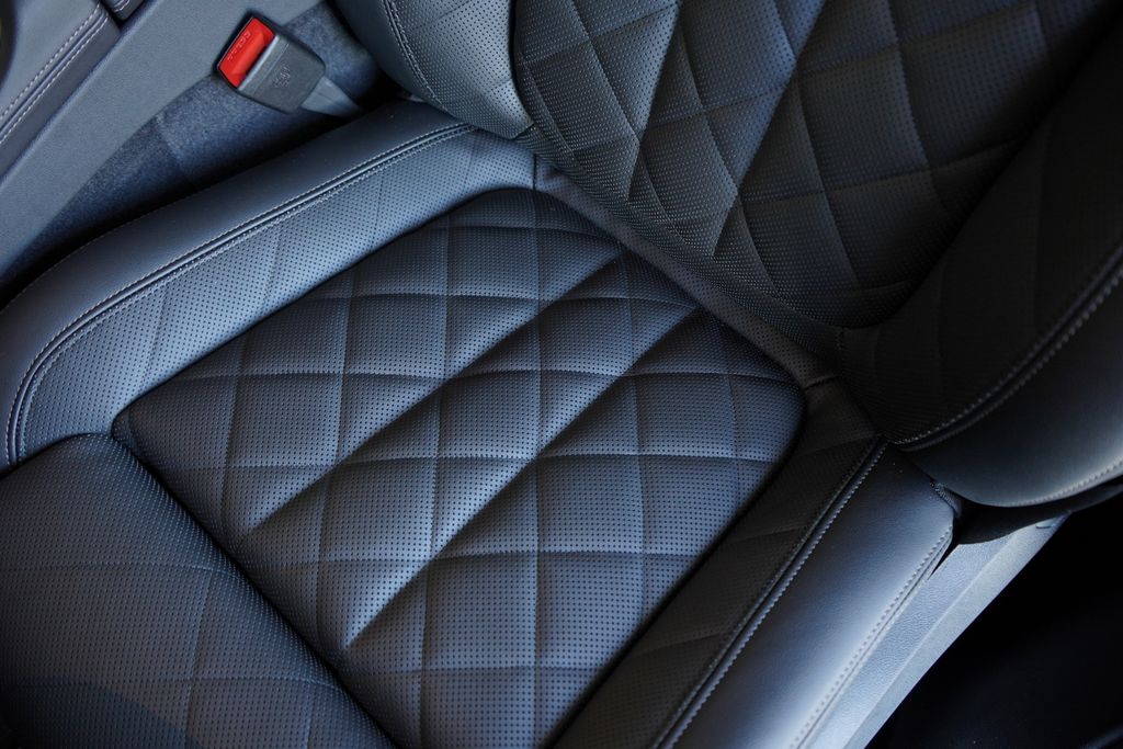 Thumbnail: 2026 BMW X7 - 12