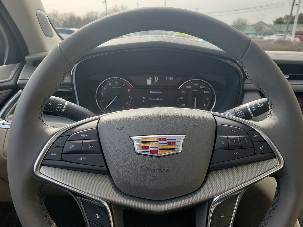 Thumbnail: 2025 Cadillac XT5 - 8