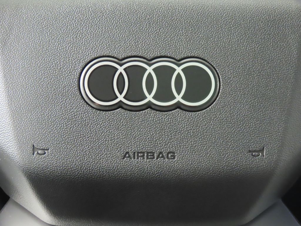 Thumbnail: 2025 Audi Q5 - 16