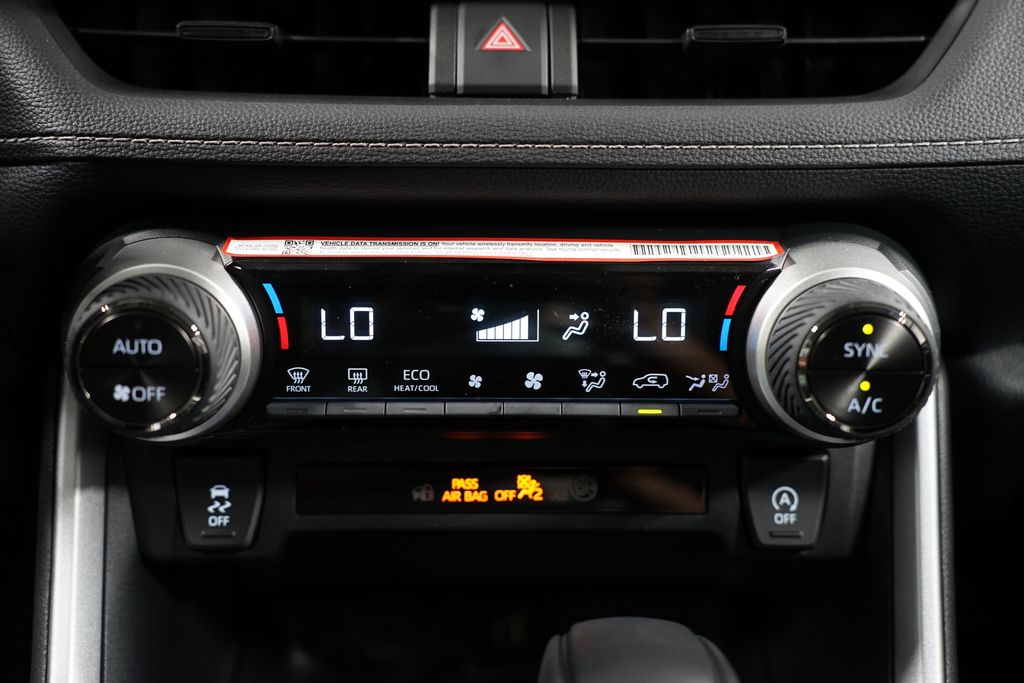 2025 Toyota RAV4 XLE 20
