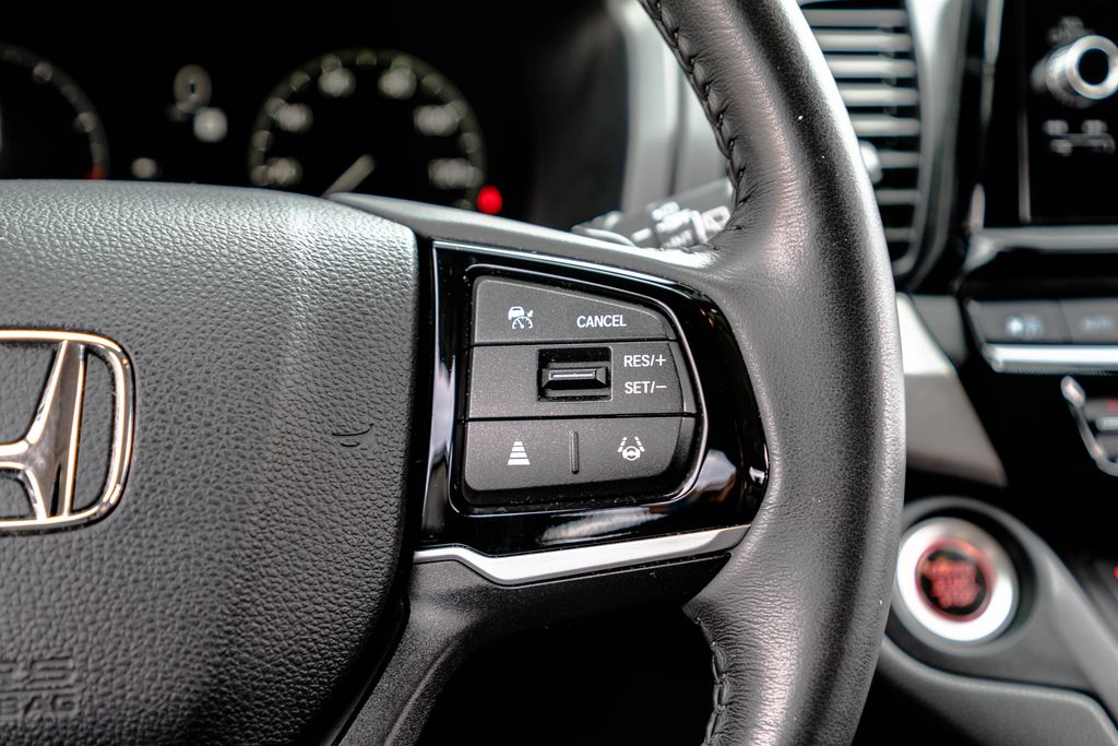 Used 2025 Honda Odyssey Van