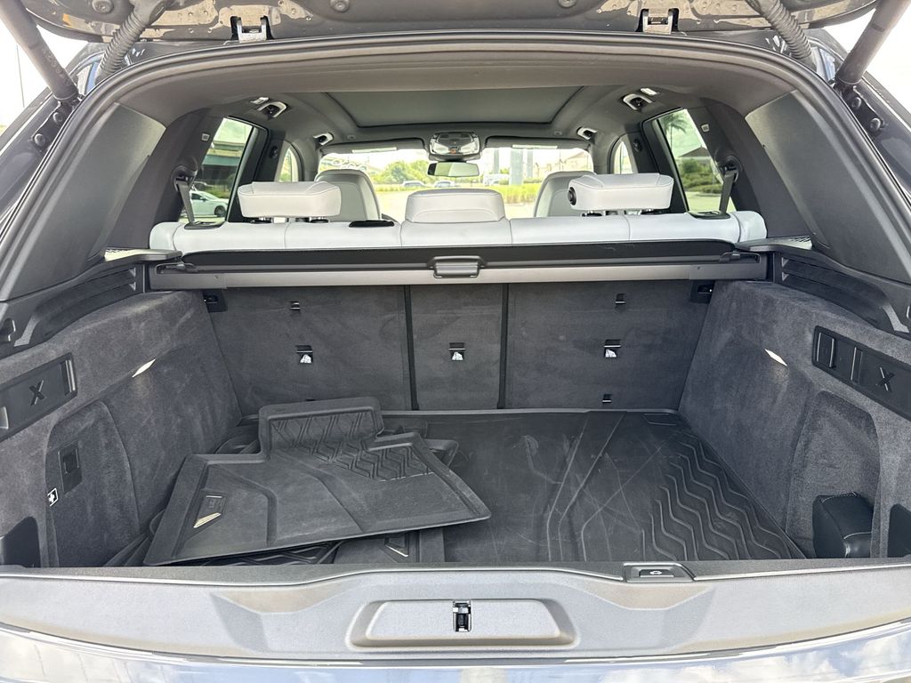 Thumbnail: 2026 BMW X5 - 13