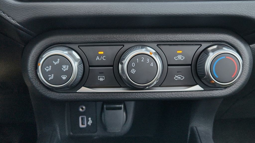 2025 Nissan Versa