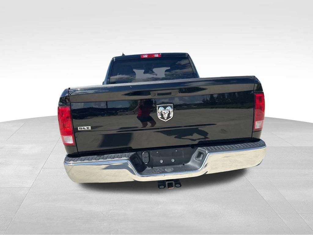 2023 Diamond Black Crystal Pearlcoat Ram 1500 Classic SLT RWD Truck
