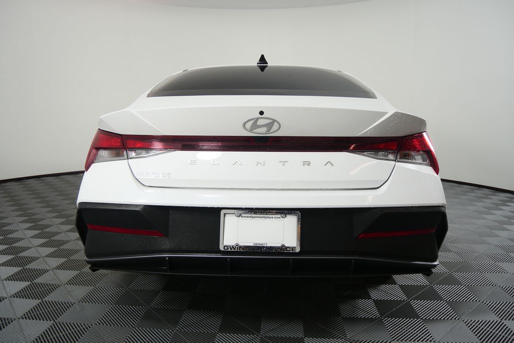 Thumbnail: 2024 Hyundai Elantra - 4