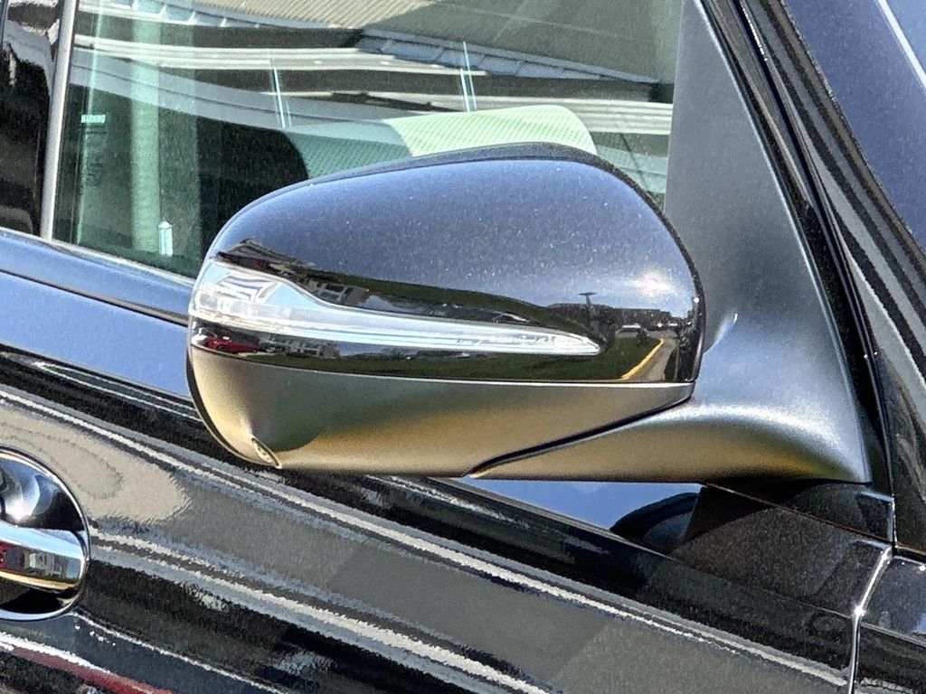 Thumbnail: 2026 Mercedes-Benz GLE - 6