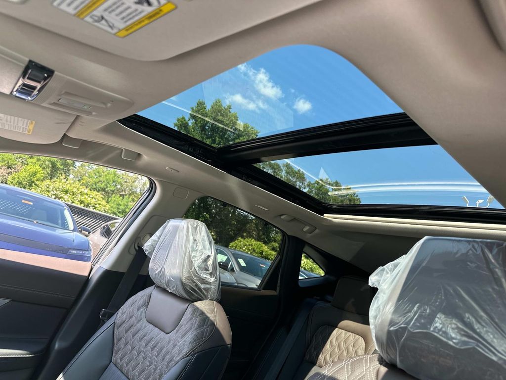 2025 Nissan Murano Platinum - Photo 12