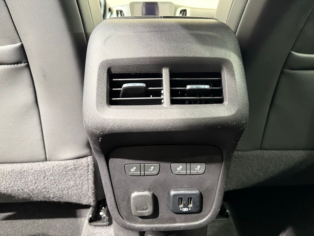 Thumbnail: 2018 Chevrolet Equinox - 20