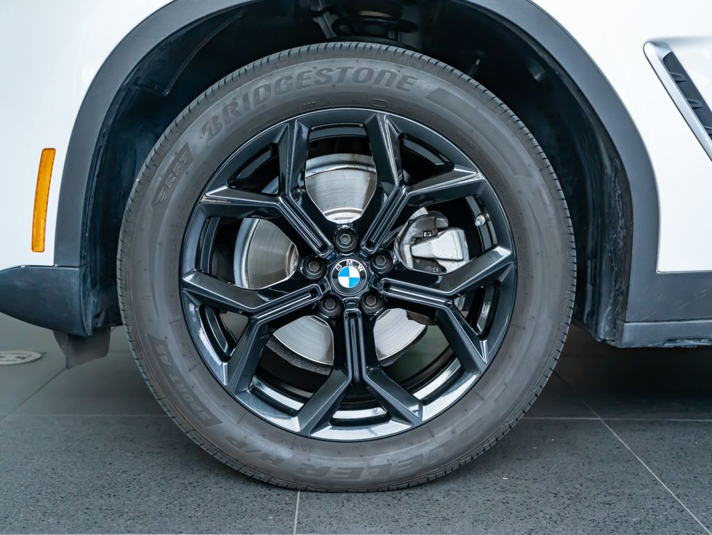 Used 2021 White BMW xDrive30i image 11