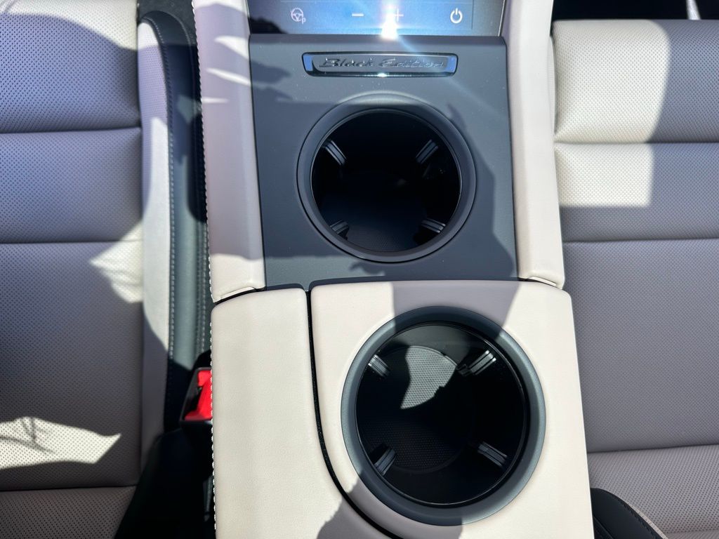 Thumbnail: 2026 Porsche Taycan - 27