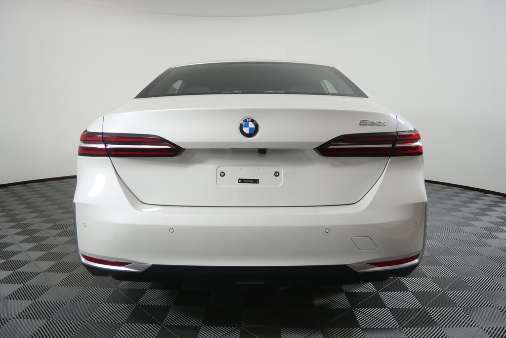 Thumbnail: 2026 BMW 5 Series - 4