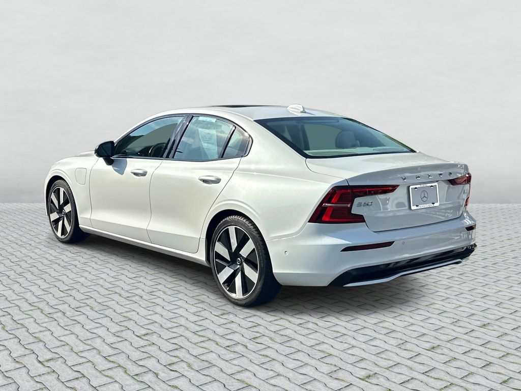 Thumbnail: 2024 Volvo S60 - 7