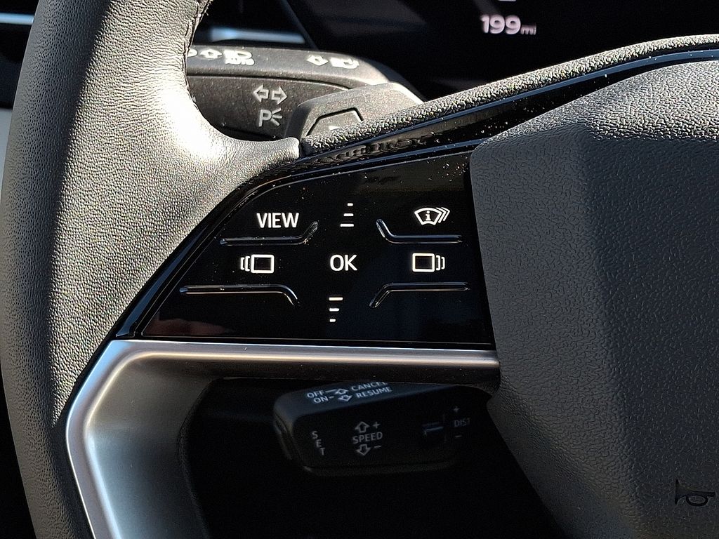 Thumbnail: 2025 Audi Q6 e-tron - 21