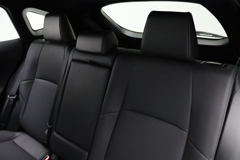 Thumbnail: 2023 Toyota Venza - 18