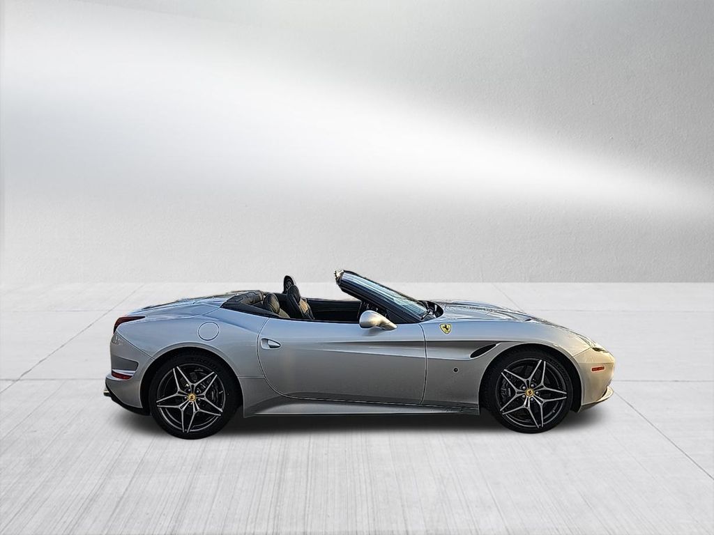 2016 Ferrari California T 4