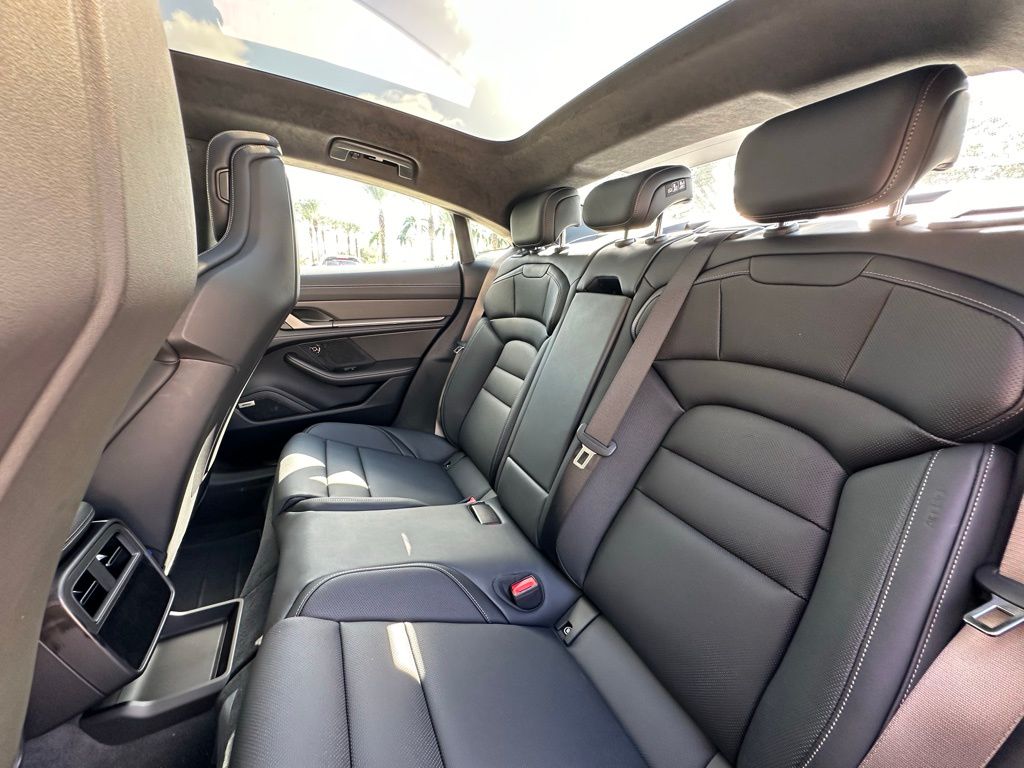 Thumbnail: 2025 Porsche Taycan - 27