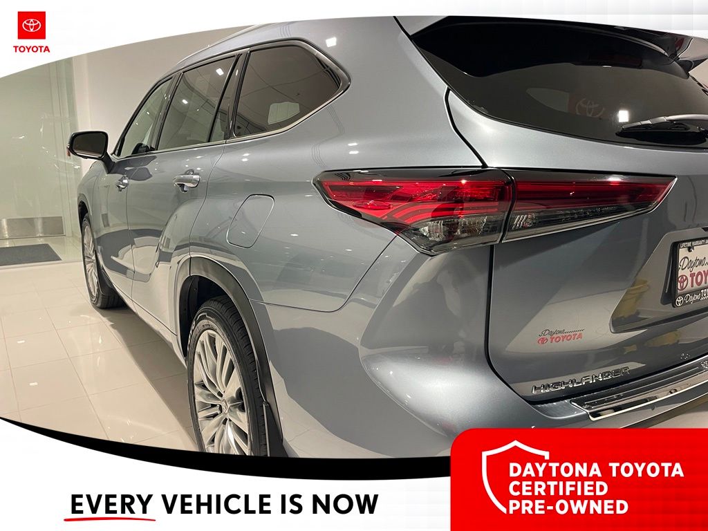 Used 2023 Toyota Highlander Hybrid SUV