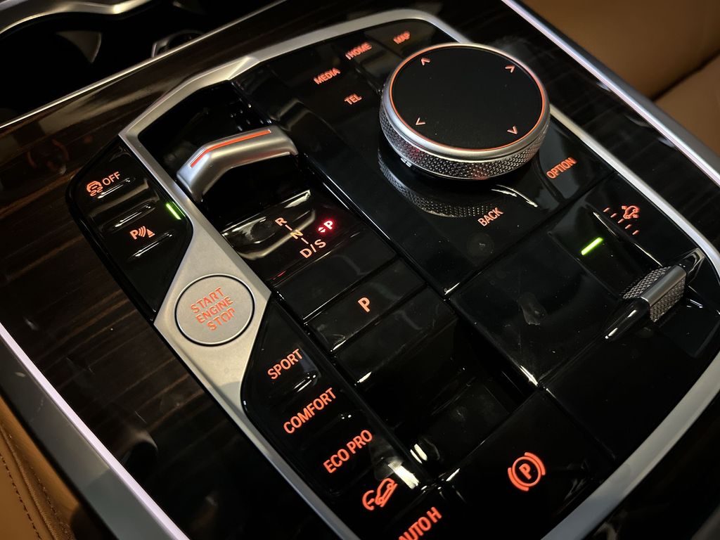 Thumbnail: 2026 BMW X7 - 20