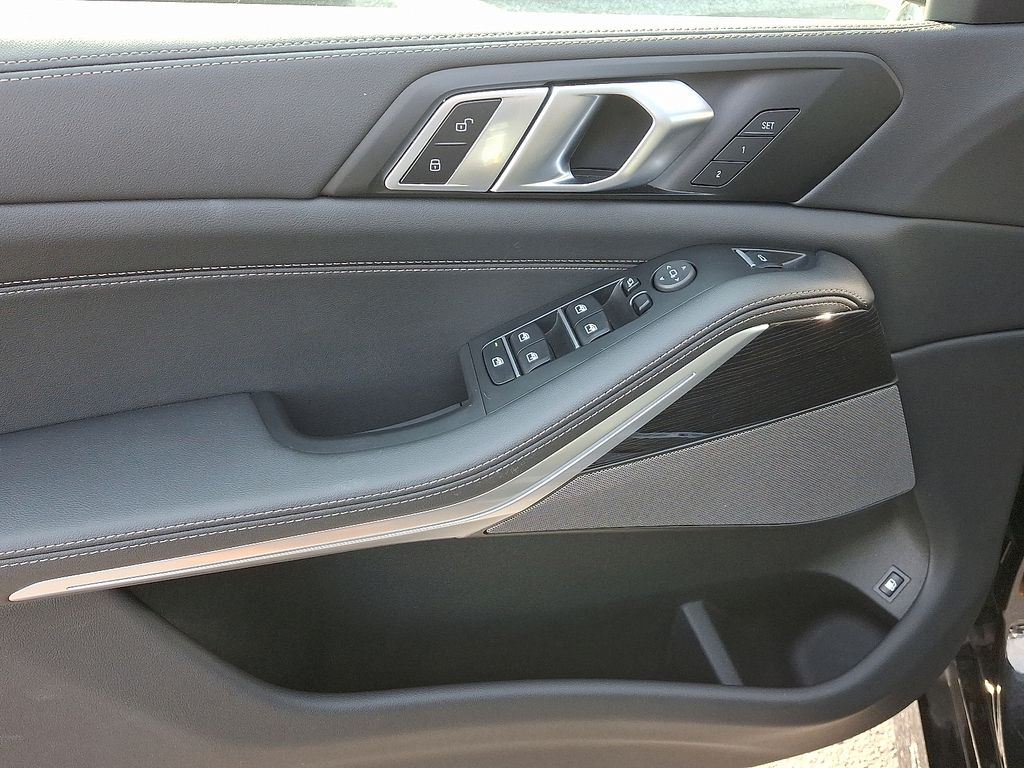 Thumbnail: 2026 BMW X5 - 14