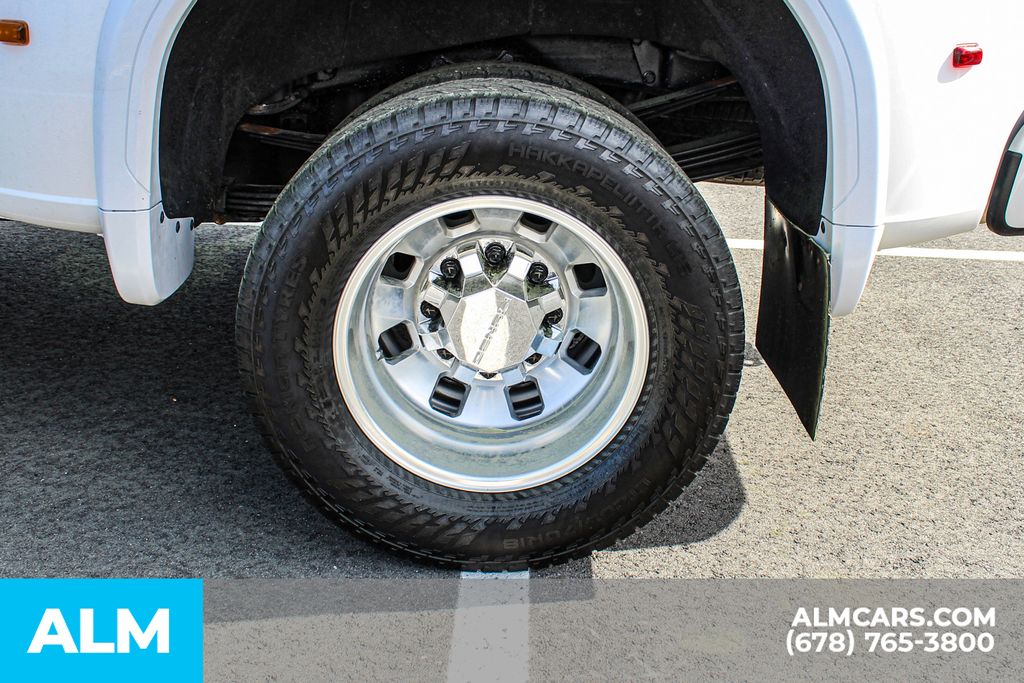 Used 2024 White GMC Denali Ultimate image 15