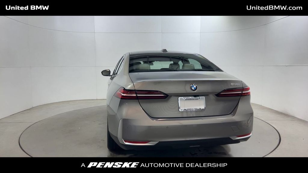 Thumbnail: 2026 BMW 5 Series - 7