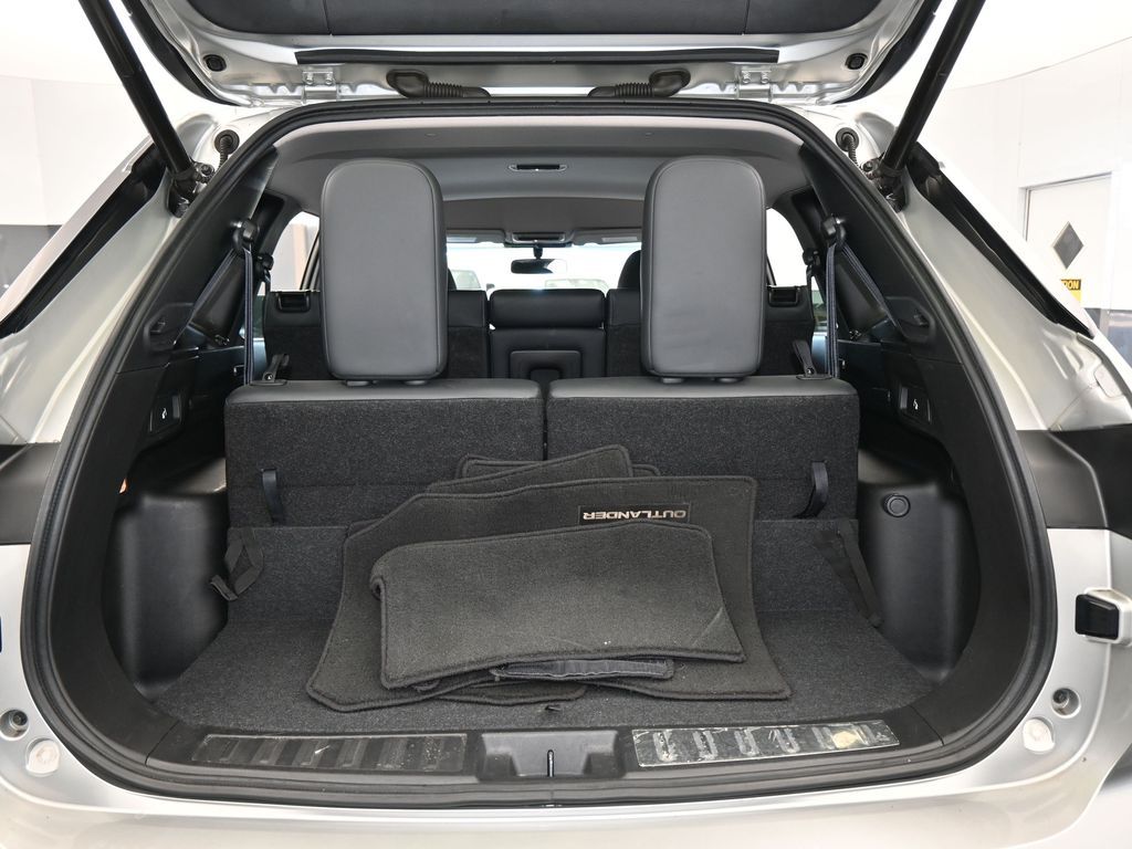 Used 2022 Alloy Silver Metallic Mitsubishi SE image 44