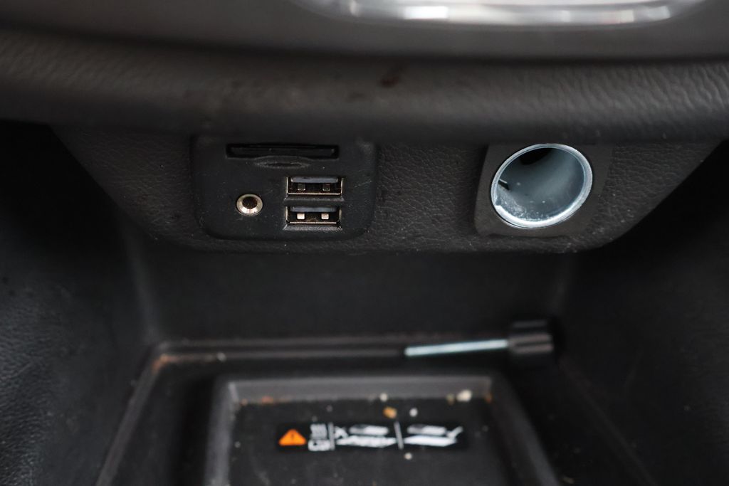 Thumbnail: 2021 Chevrolet Traverse - 25