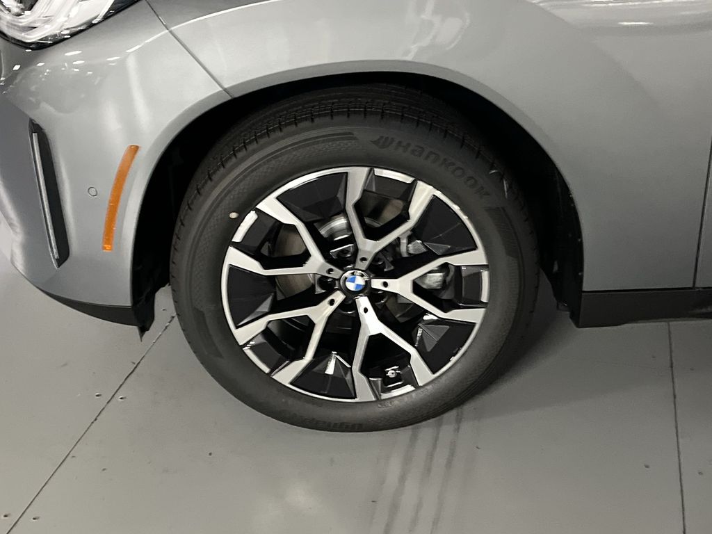 Thumbnail: 2025 BMW X3 - 10