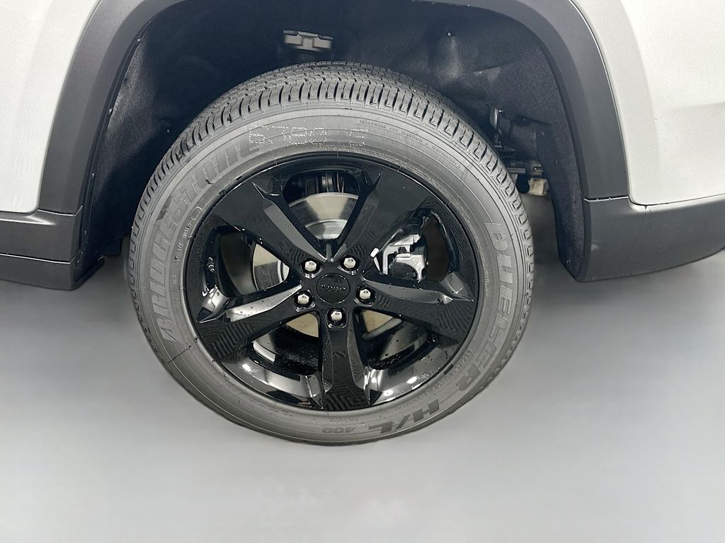 New 2025 Silver Jeep Altitude X image 17