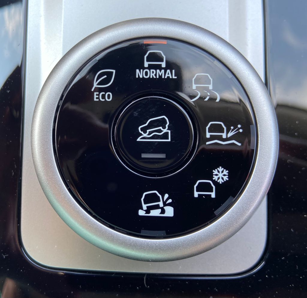 2026 Mitsubishi Outlander ES Red at Auto Express Mitsubishi