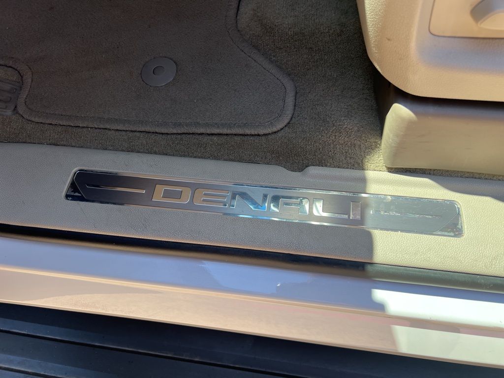 2018 GMC Yukon Denali photo