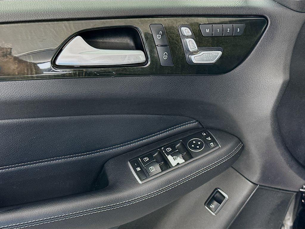 Thumbnail: 2018 Mercedes-Benz GLE - 18