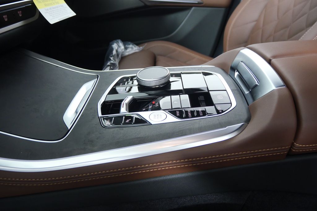 Thumbnail: 2026 BMW X5 - 21