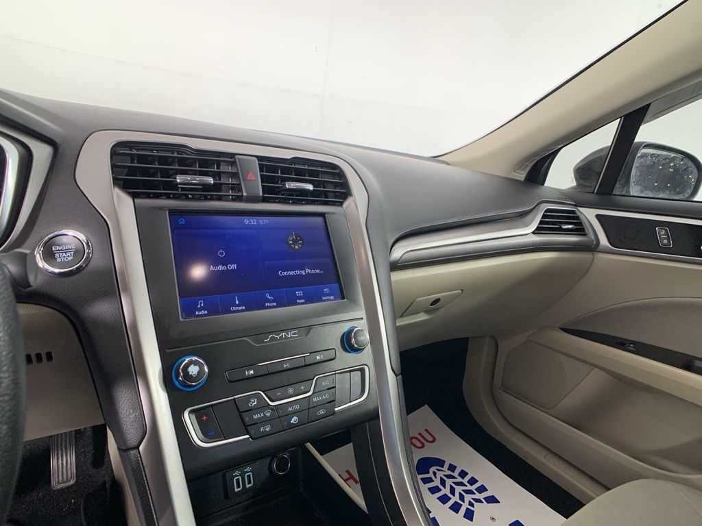 2020 Ford Fusion SE 20