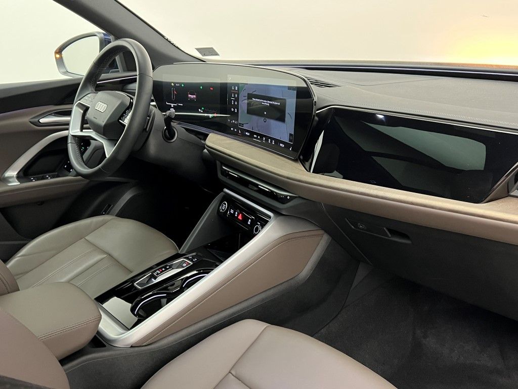 Thumbnail: 2025 Audi Q5 - 15