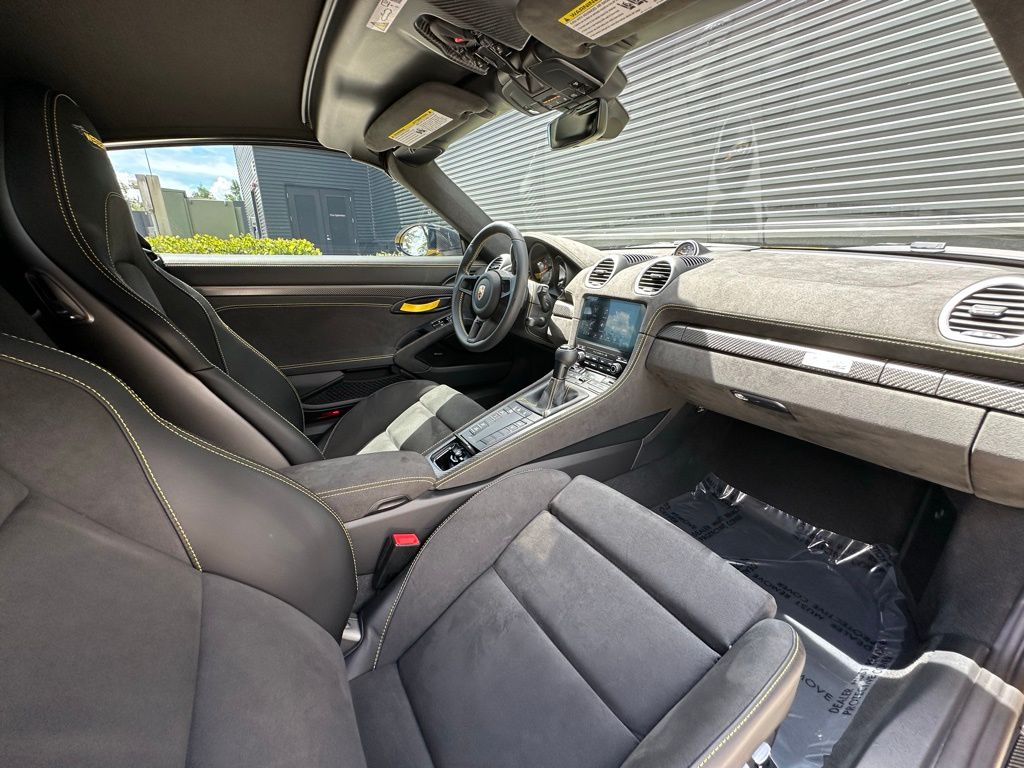 Thumbnail: 2024 Porsche  - 32