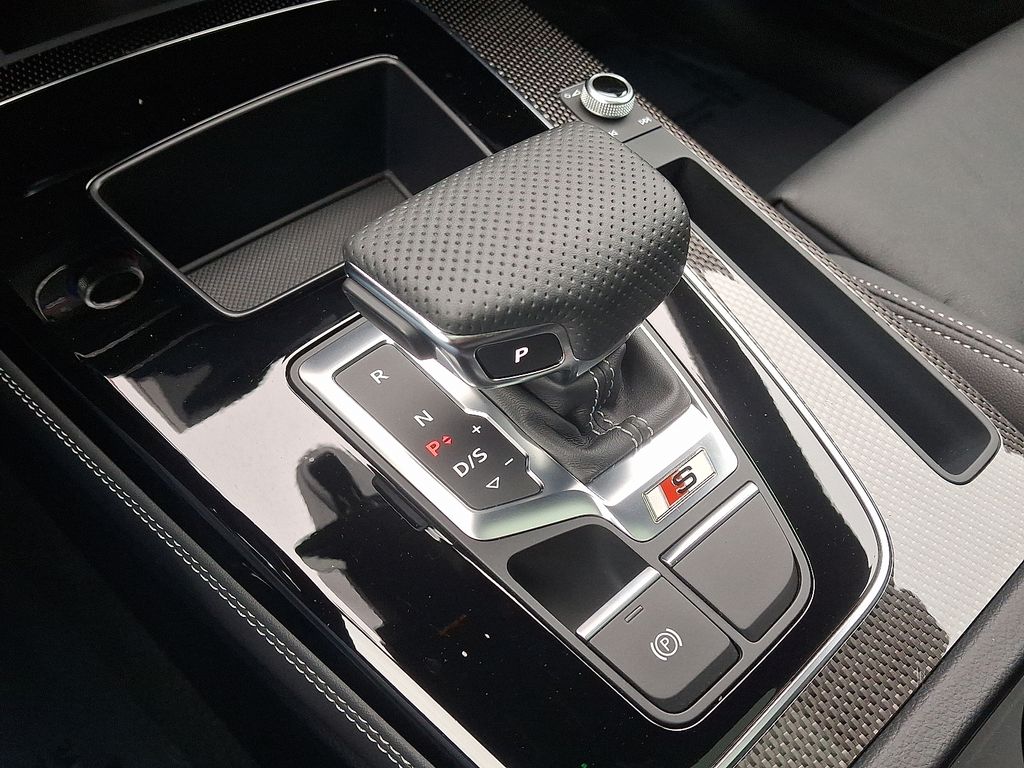 Thumbnail: 2025 Audi SQ5 - 15