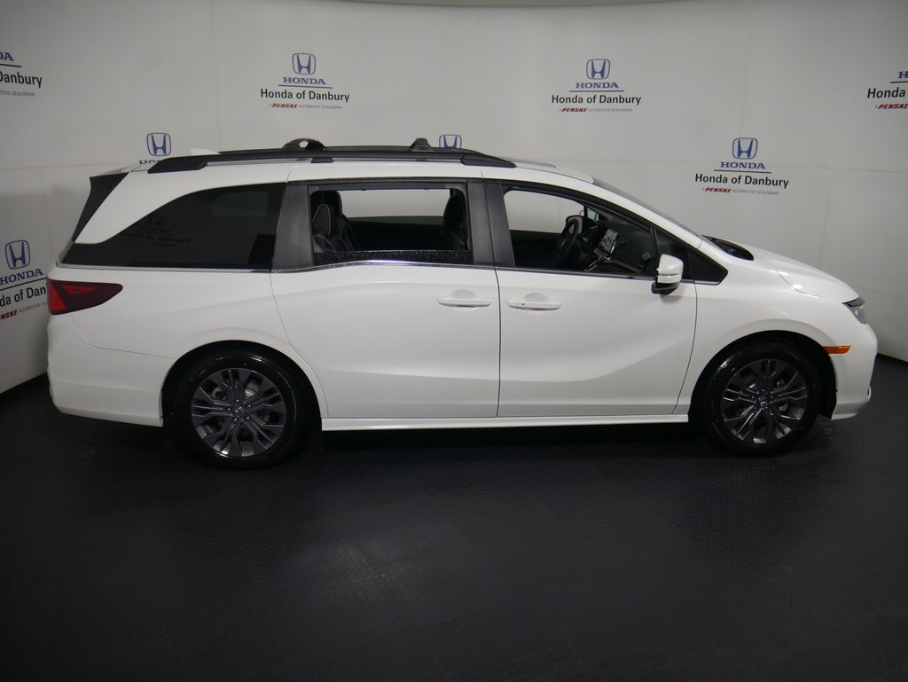 2025 Honda Odyssey Touring 3