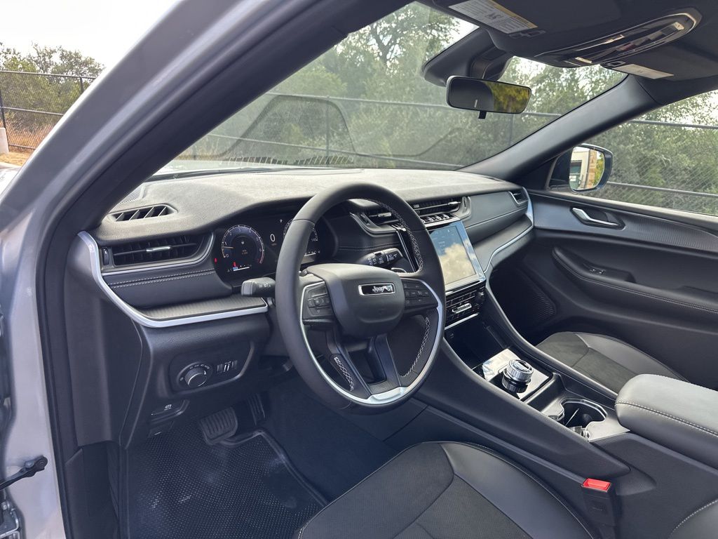 New Car 2025 Jeep Grand Cherokee L  For Sale Under $50,000 In Austin, Texas