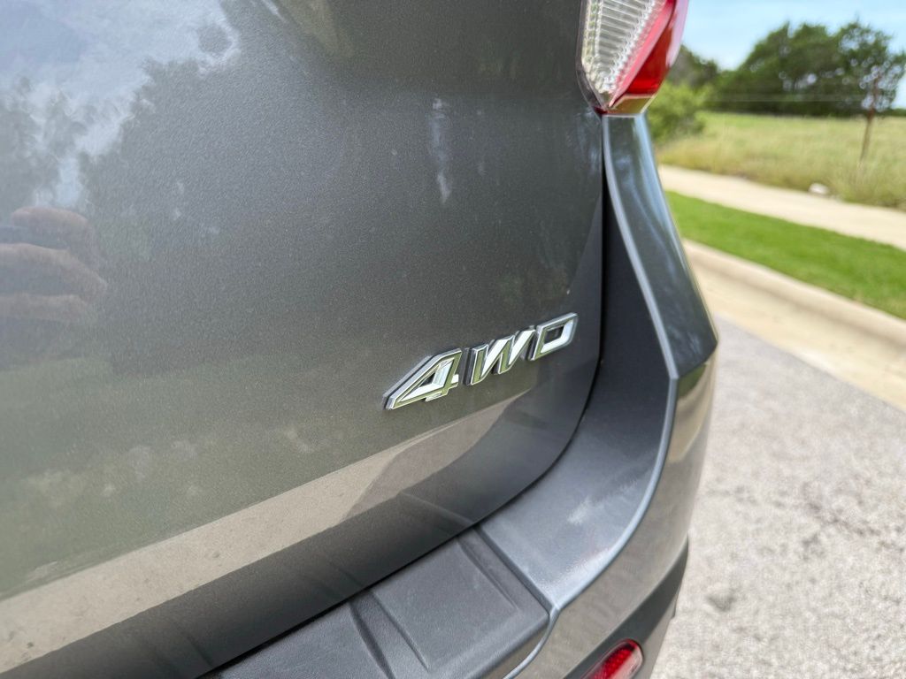 Thumbnail: 2022 Ford Explorer - 10