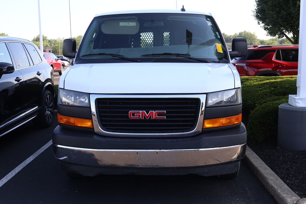 Thumbnail: 2023 GMC Savana - 2