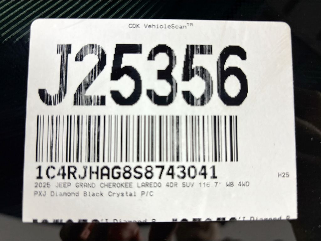 2025 Jeep Grand Cherokee Laredo