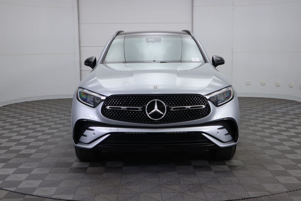 2025 Mercedes-Benz GLC 300 2